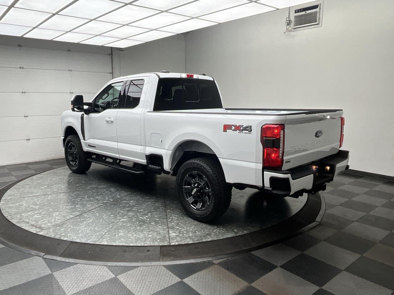Used 2023 Oxford White Ford Lariat image 2