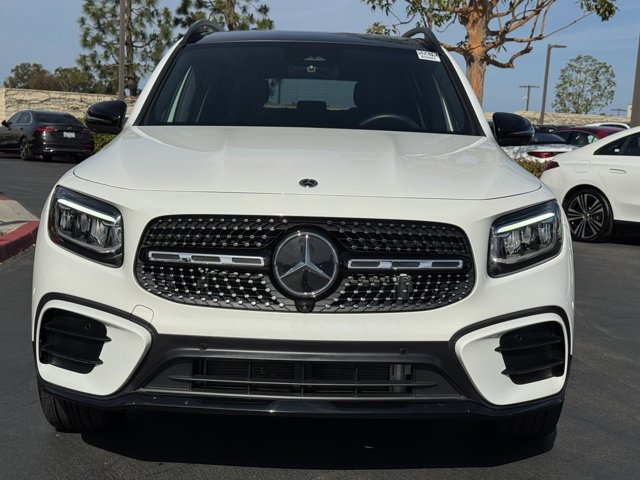 Used 2025 Polar White Mercedes-Benz GLB 250 image 3