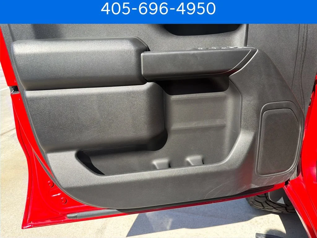 Pre-Owned 2025 Chevrolet Silverado 1500 Custom