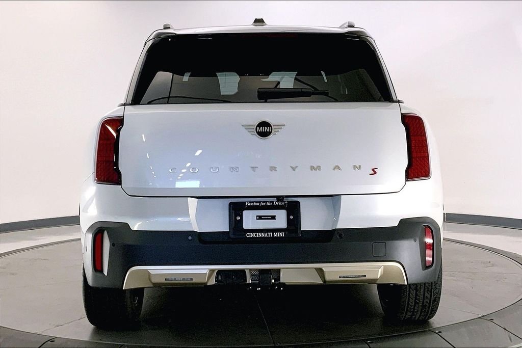 New 2027 Nanuq White Metallic MINI Iconic image 3