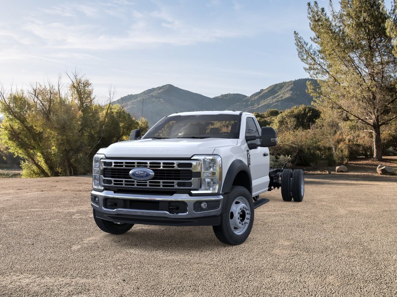 2025 Ford F-550 Super Duty Chassis Cab XLT - Photo 24