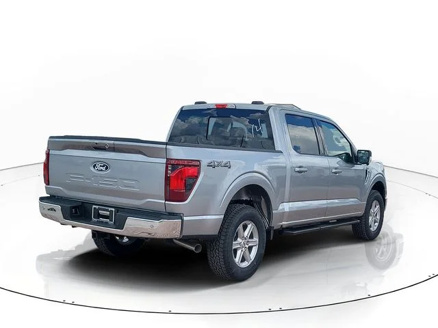 New 2026 Silver Metallic Ford XLT image 5