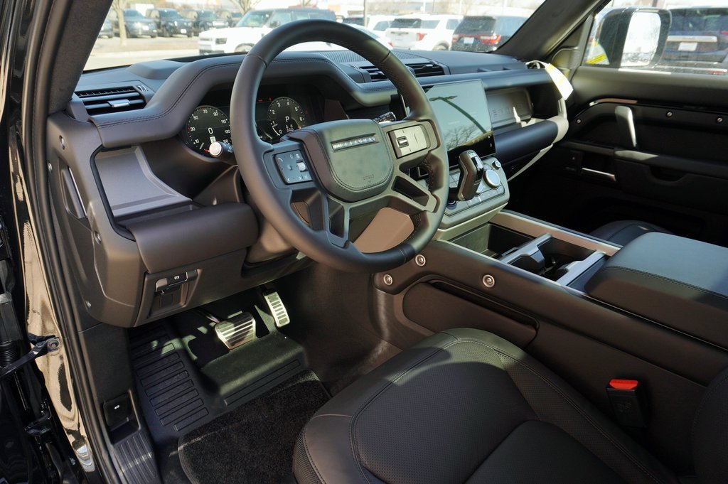 New 2026 Santorini Black Land Rover V8 image 12
