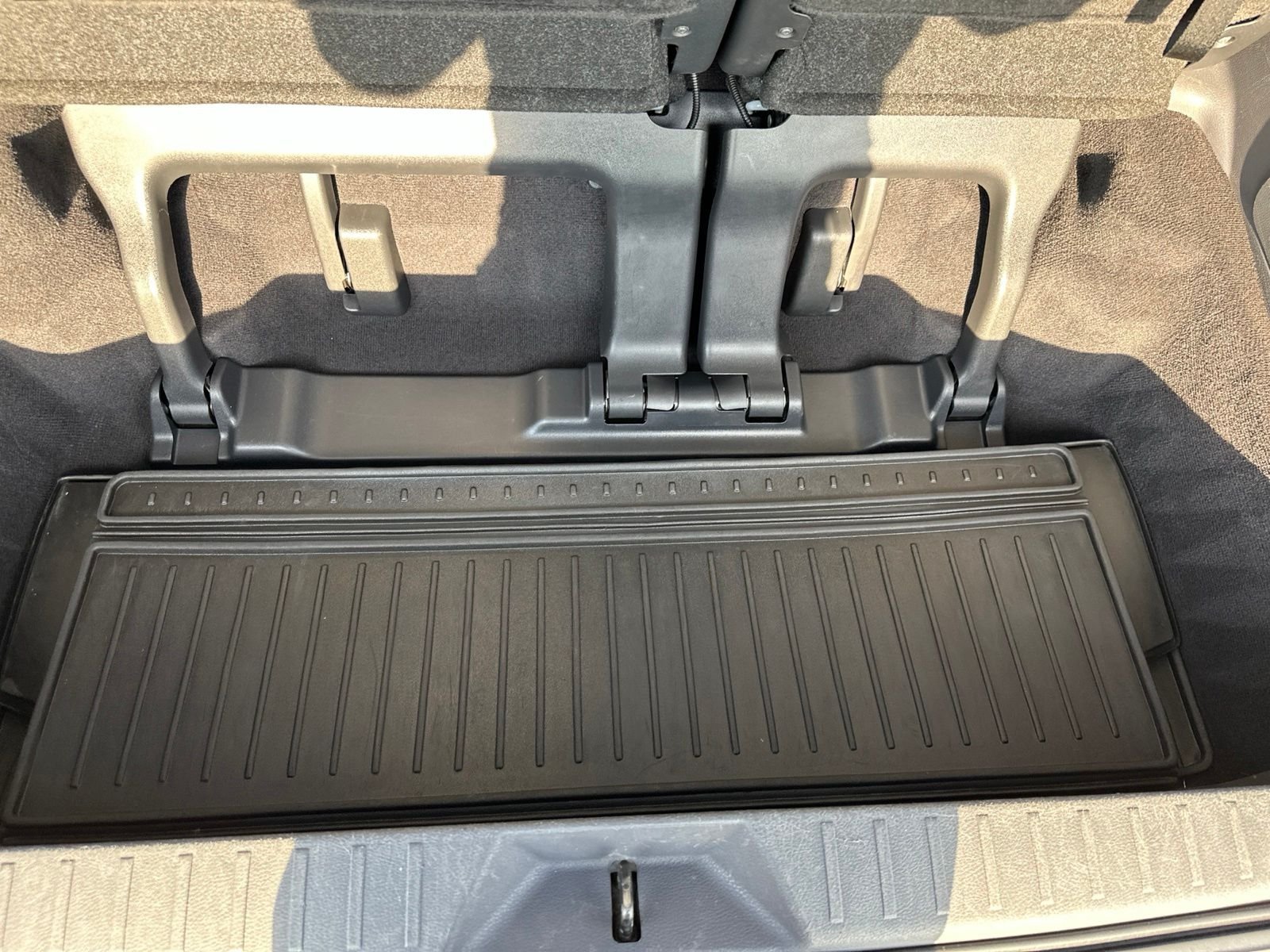 Used 2022 Beige Toyota XLE image 35