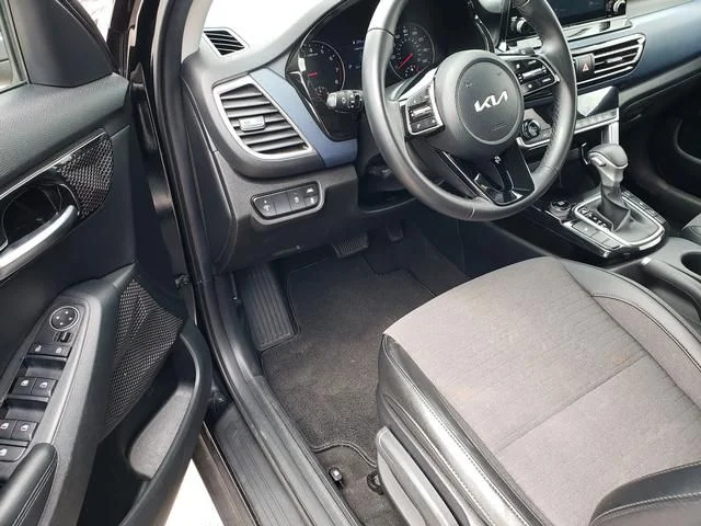 Used 2023 Black Kia S image 10