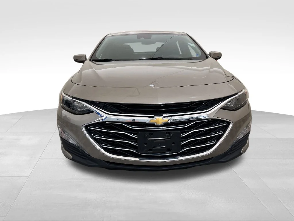 Used 2025 Gray Chevrolet LT image 9