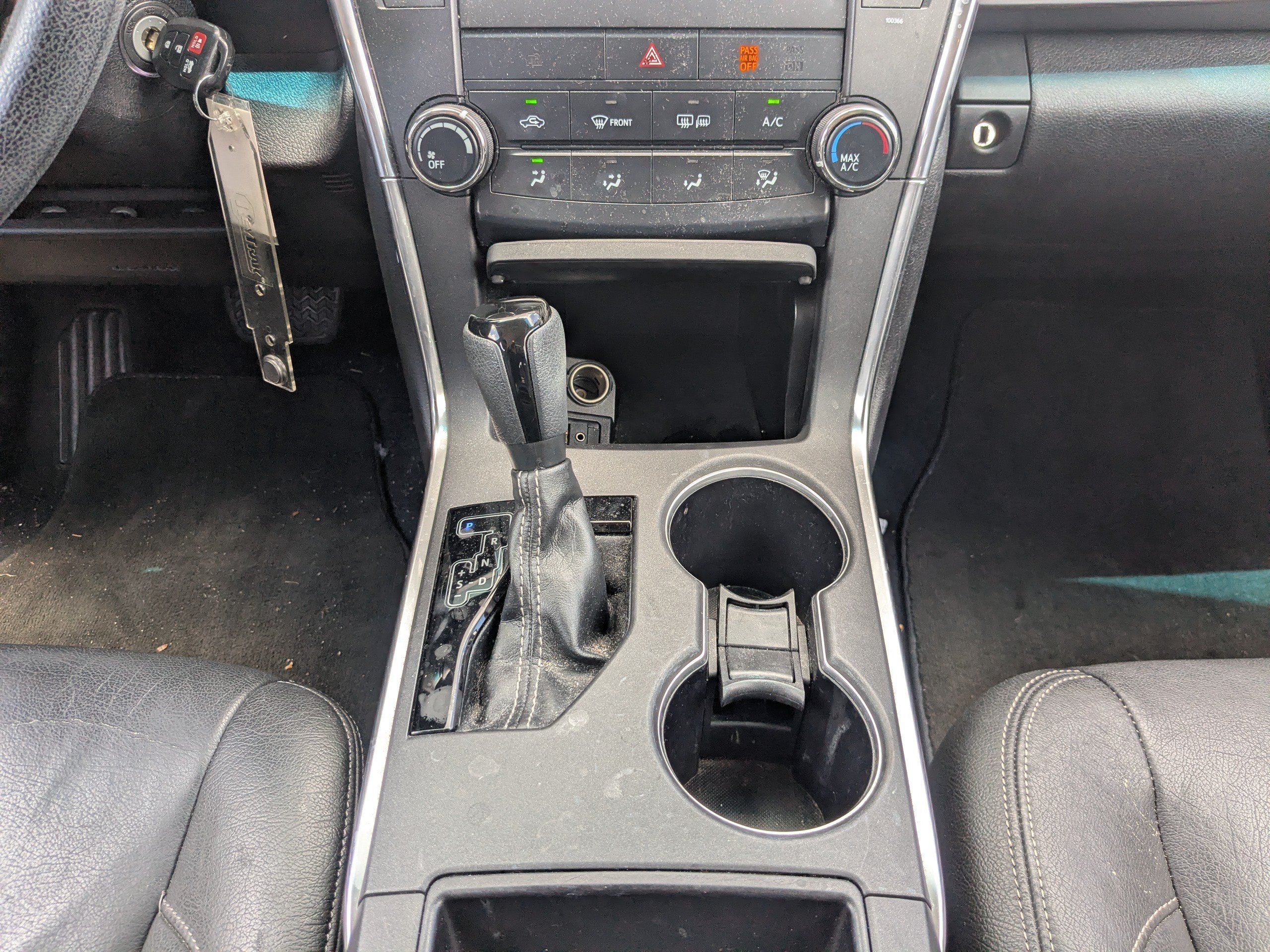 2015 Toyota Camry LE - Photo 19
