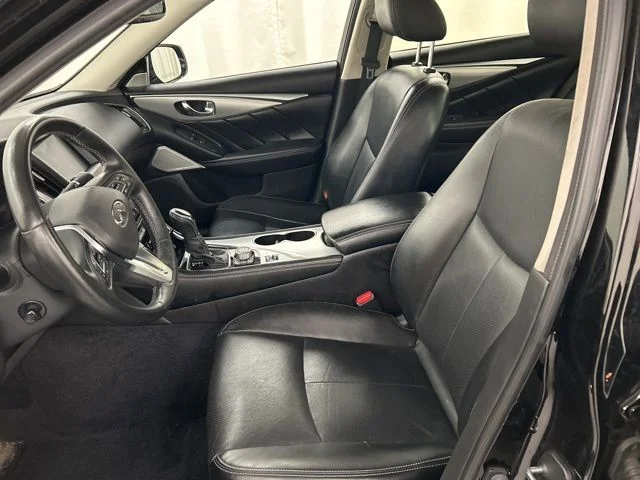 Used 2023 Black INFINITI LUXE image 6