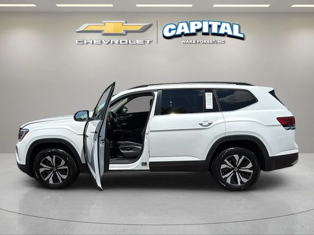 Used 2026 White Volkswagen 2.0T SE image 9