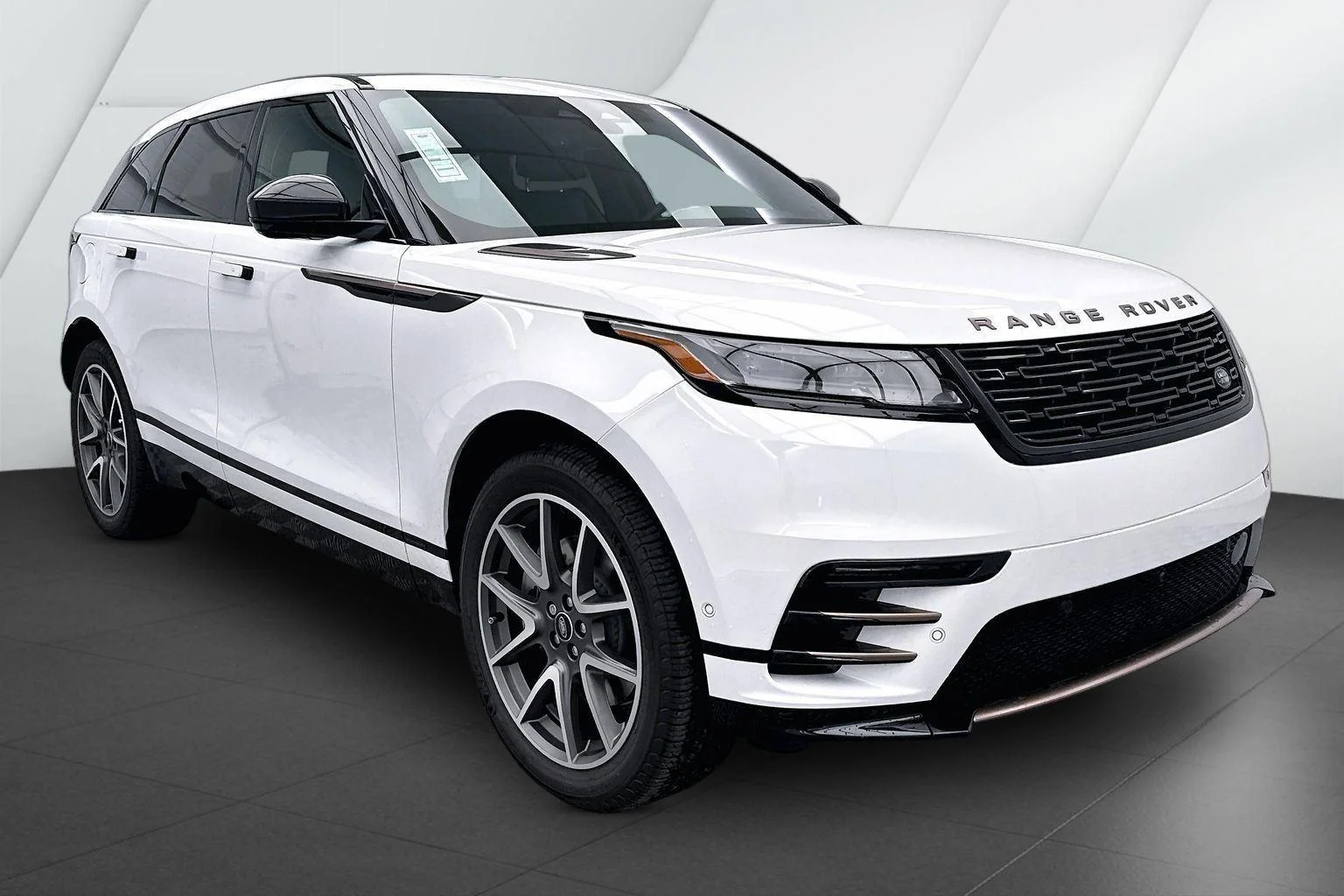 2026 Land Rover Range Rover Velar P400 Autobiography's photo
