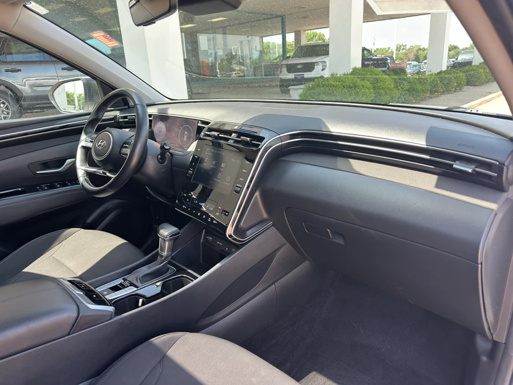 Used 2022 Quartz White Hyundai SEL image 29