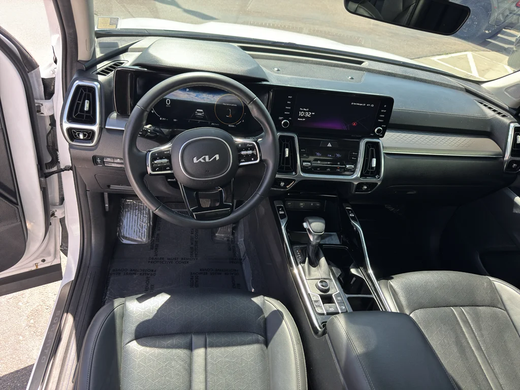 Used 2023 Glacial White Pearl Kia SX image 24