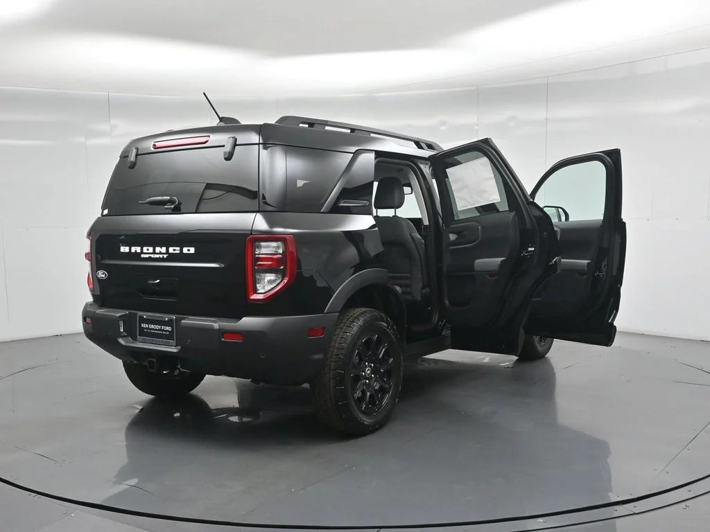 New 2026 Shadow Black Ford Badlands image 4