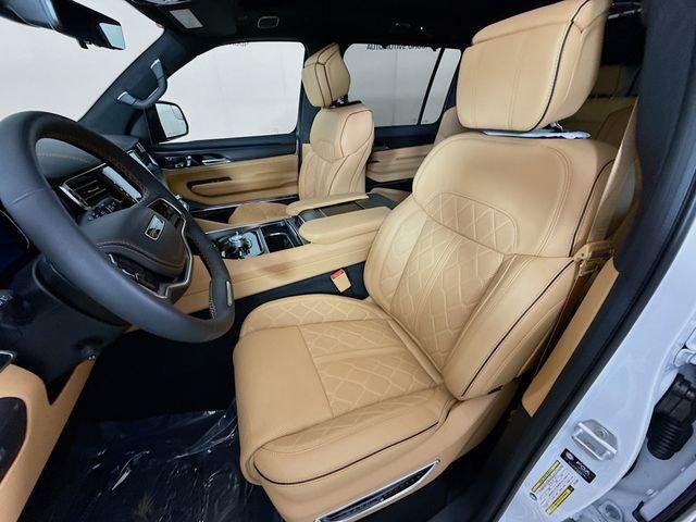 New 2026 Bright White Clear-Coat Exterior Paint Jeep Grand Wagoneer image 22