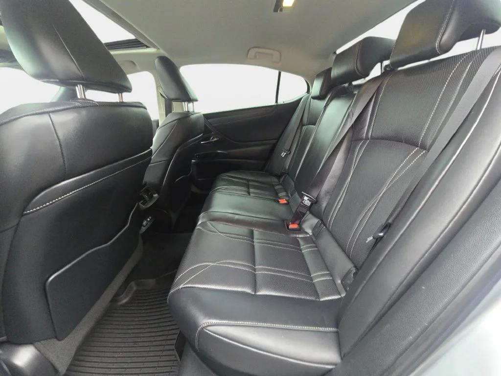 Certified Used 2022 IRIDIUM Lexus 300h Luxury image 14