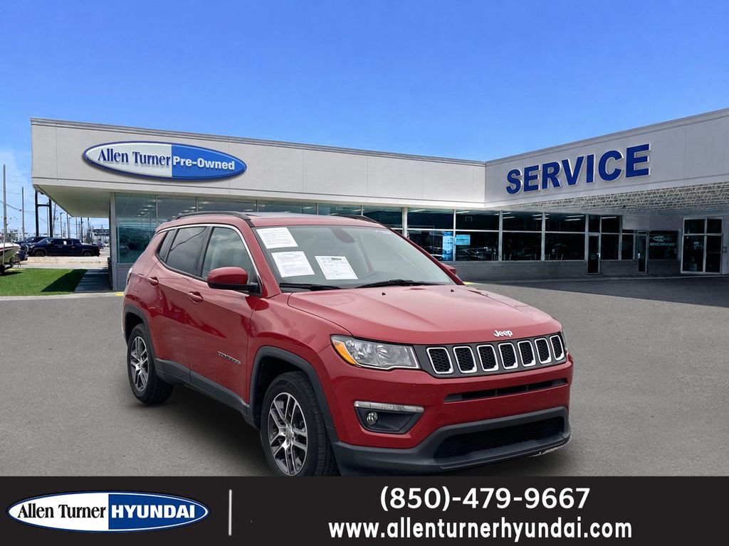 Used 2018 Redline Pearlcoat Jeep Latitude image 1