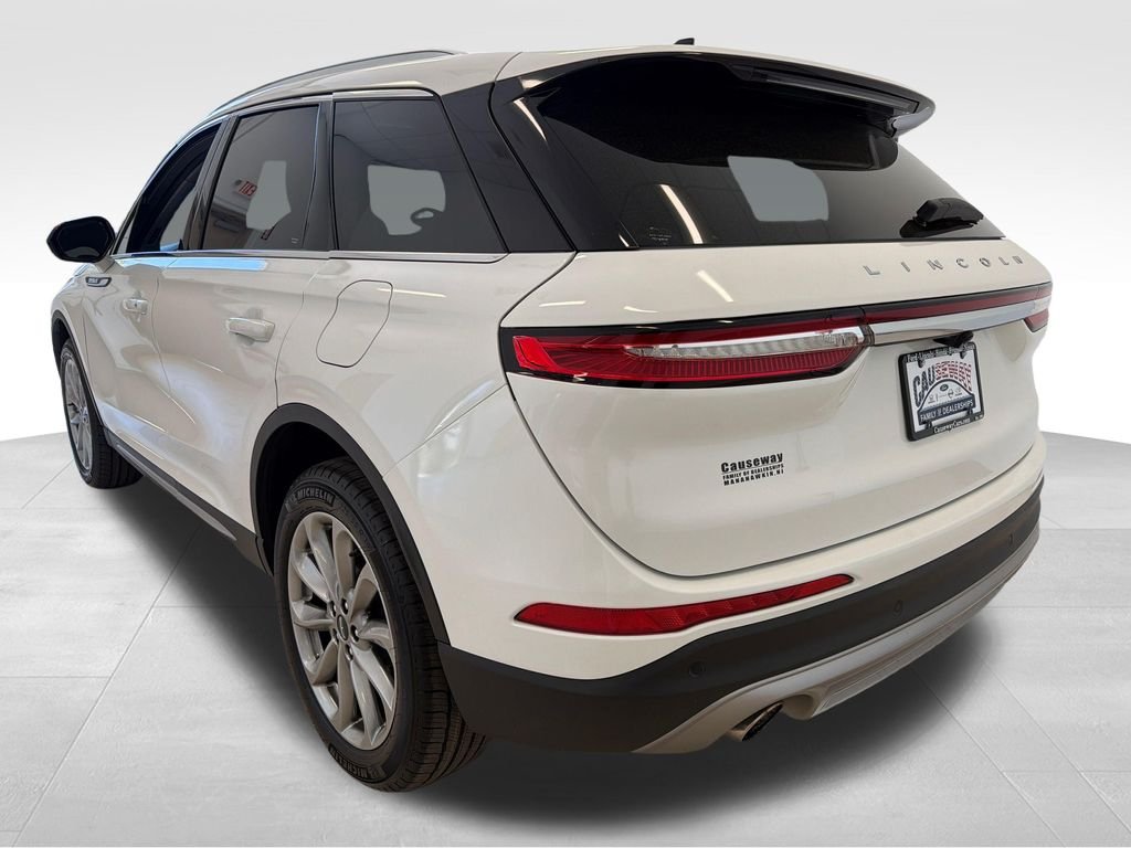 Used 2022 White Lincoln Standard image 5