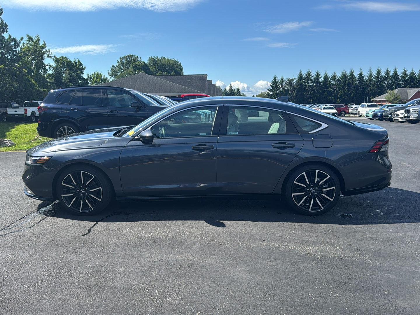 Used 2026 Meteorite Gray Metallic Honda Touring image 6