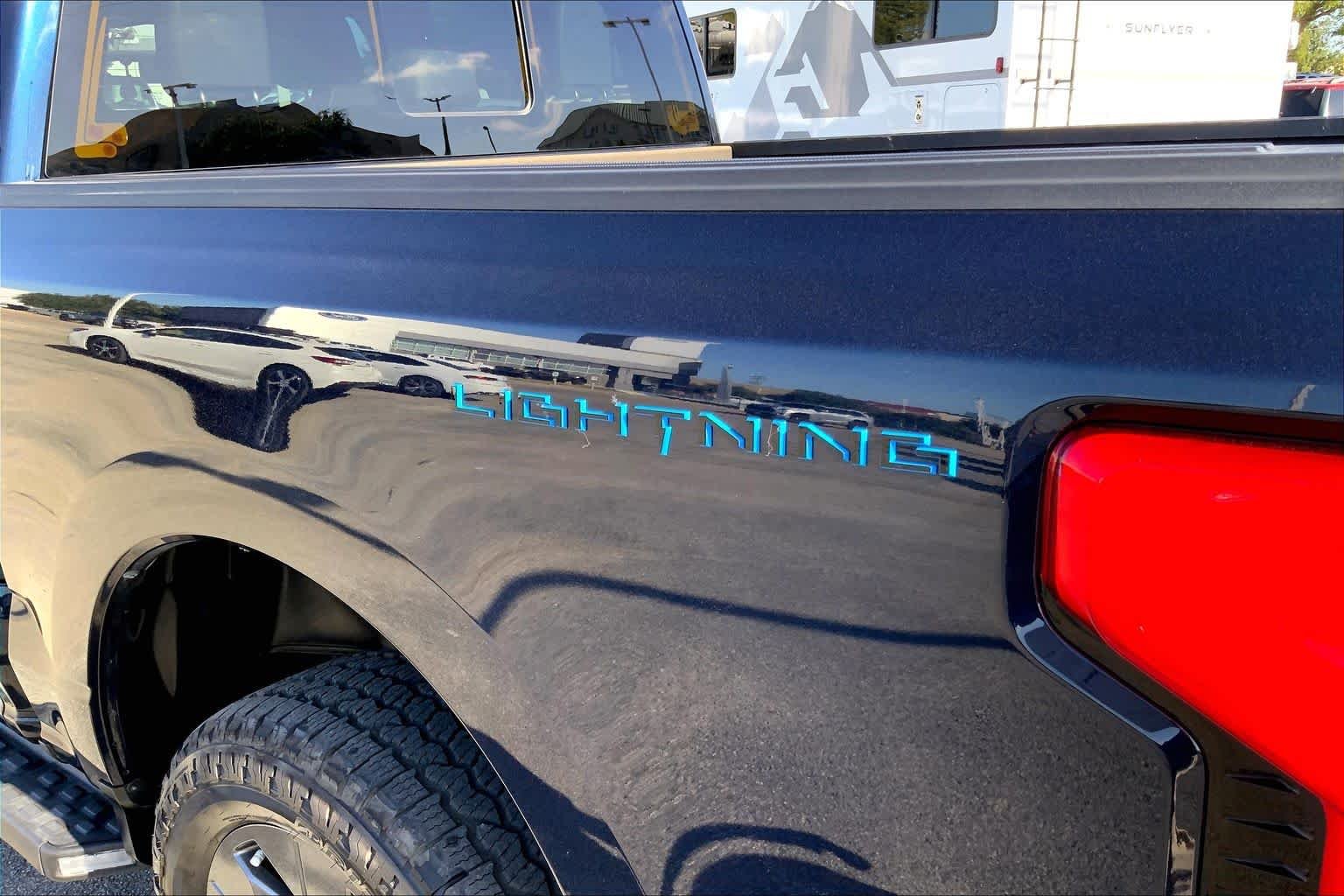 Used 2023 Antimatter Blue Metallic Ford LARIAT image 26