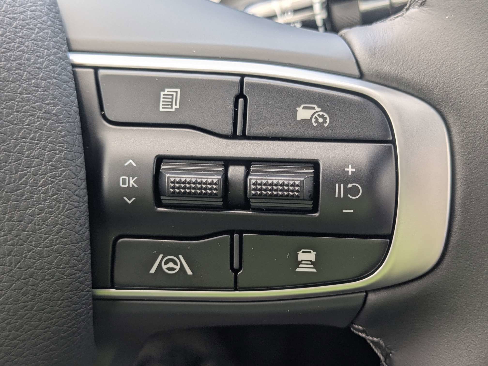 New 2026 Snow White Pearl Kia GT-Line FWD image 32