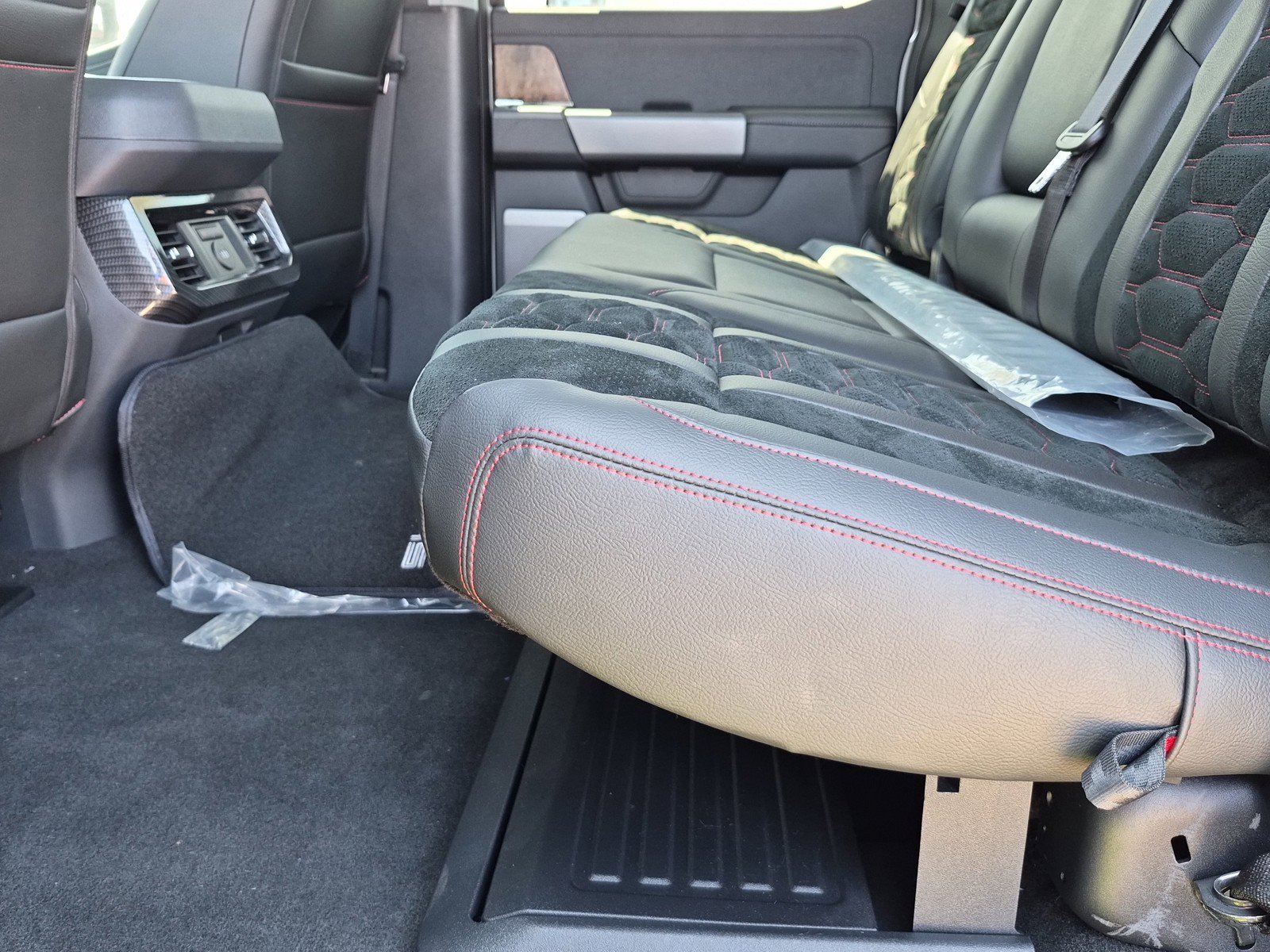 New 2026 Avalanche Ford F-250® Lariat® image 18