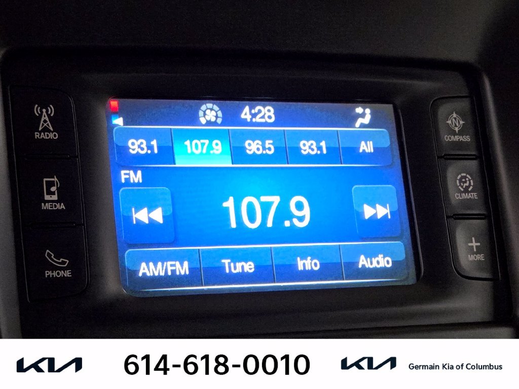 Used 2015 Silver Chrysler Limited image 23