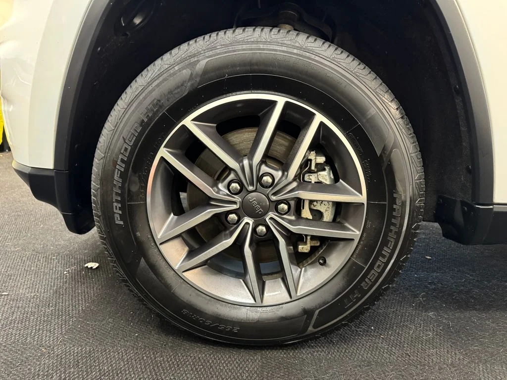 Used 2022 White Jeep Limited image 13
