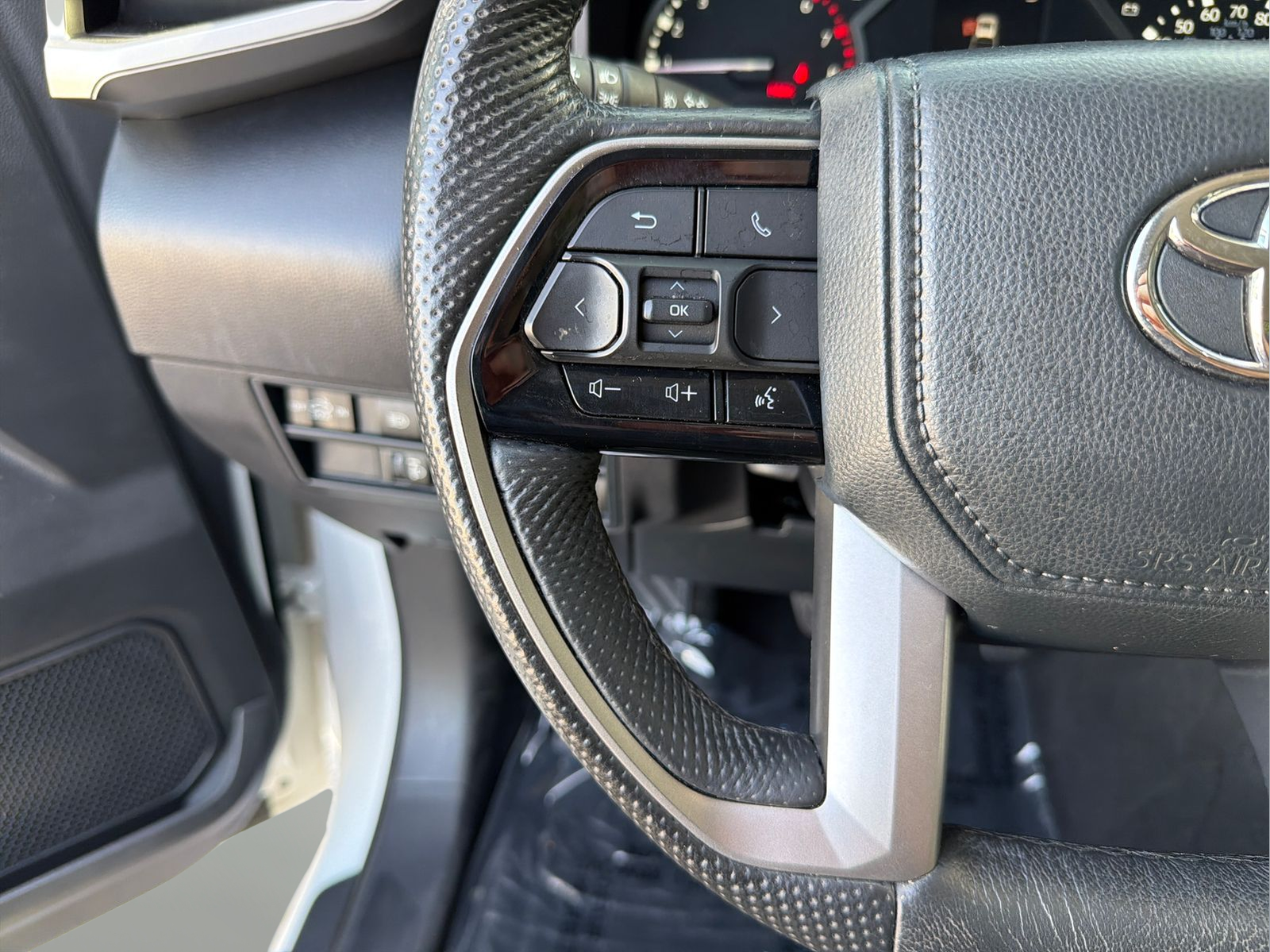 Used 2024 Ice Toyota SR5 image 16