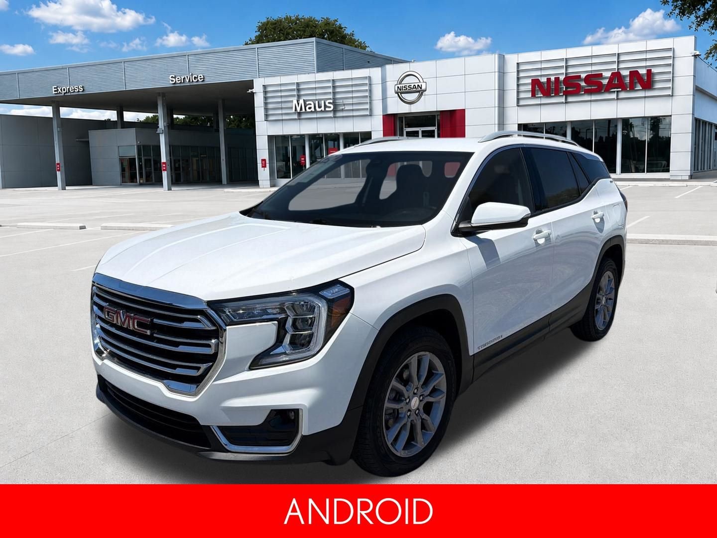 Used 2024 White GMC SLT image 4