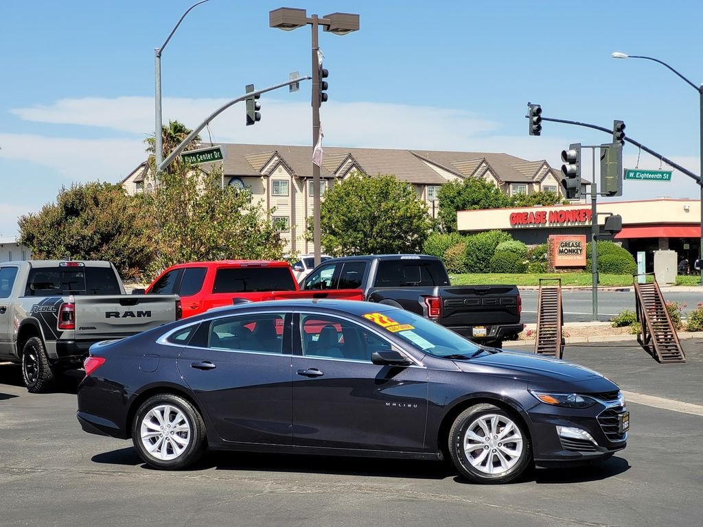 Used 2022 Gray Chevrolet LT image 3