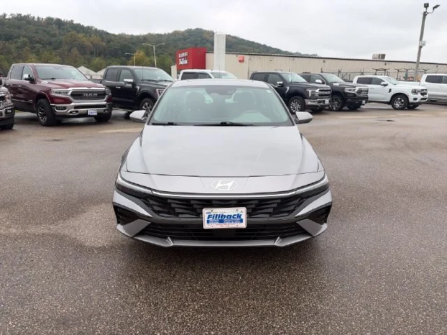 Used 2025 Metal Hyundai SEL Convenience image 11