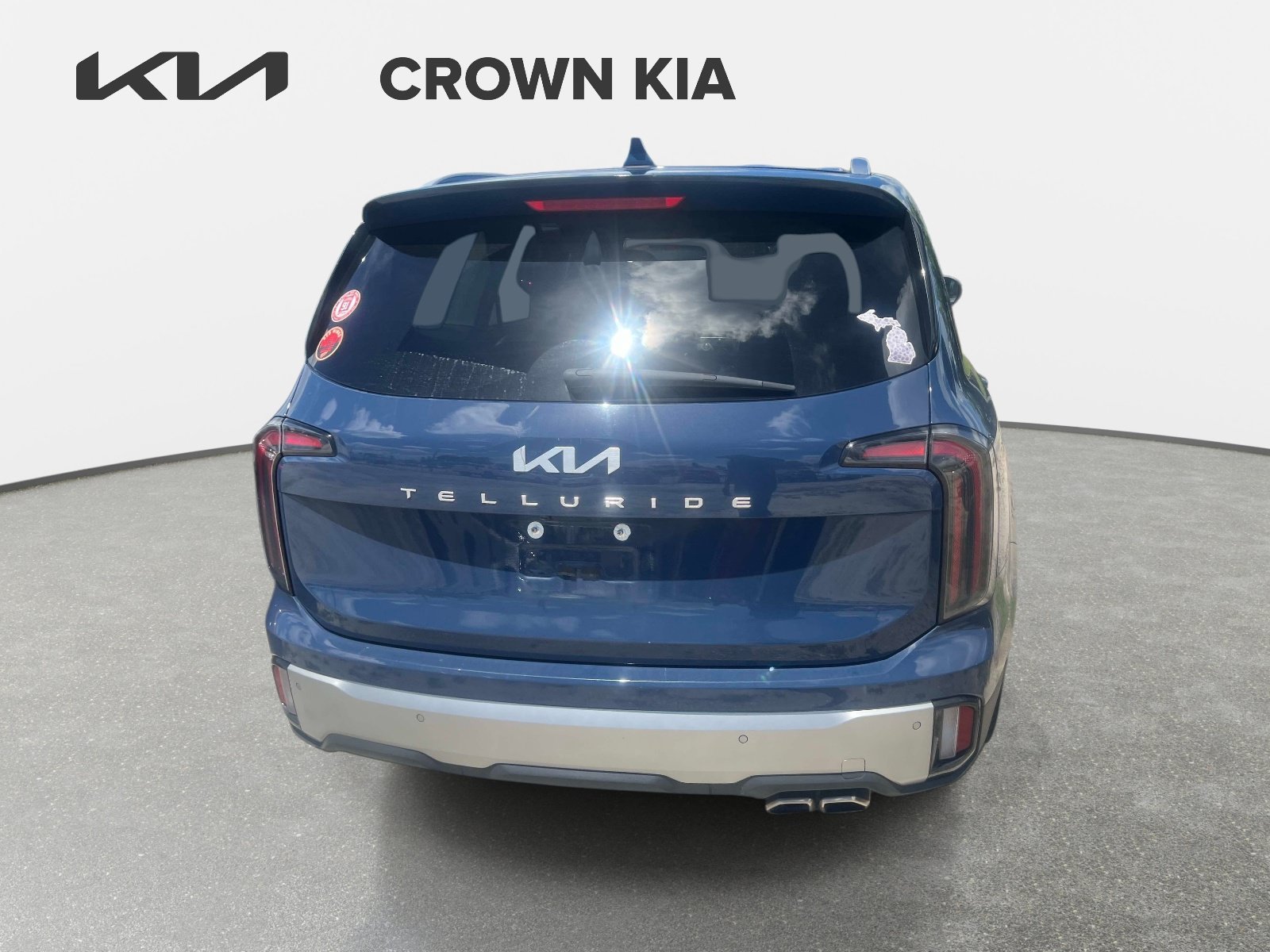 Used 2023 Midnight Lake Blue Kia EX image 8