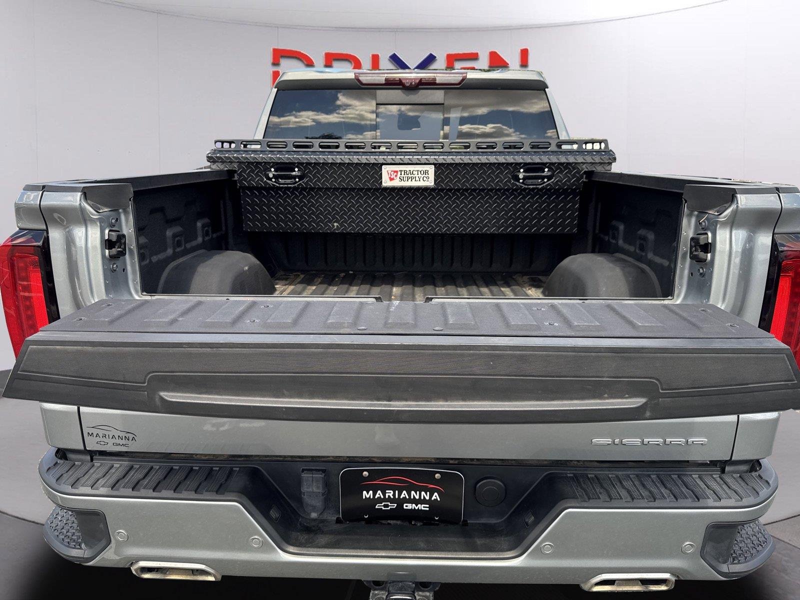 Used 2023 STERLING METALLIC GMC Denali Ultimate image 29