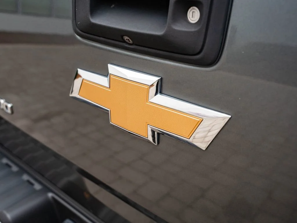 Used 2019 Satin Steel Metallic Chevrolet Z71 image 17
