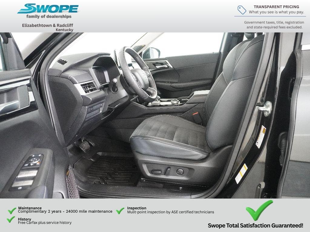 Certified Used 2025 BLACK Mitsubishi SE image 13