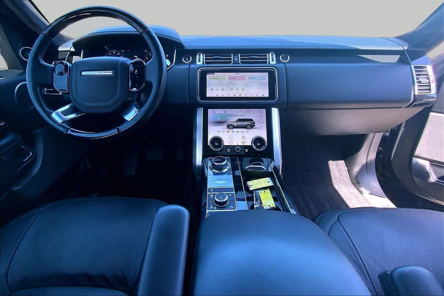 Used 2018 Santorini Black Metallic Land Rover  image 15