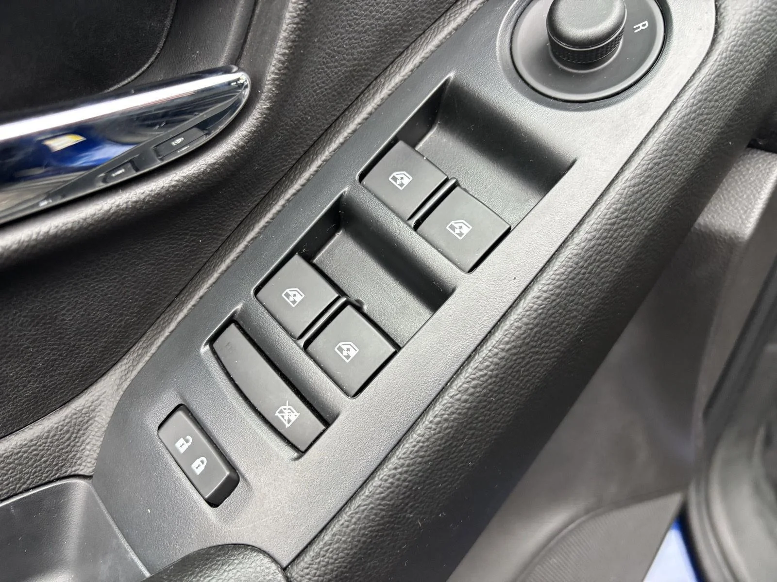 Used 2017 Blue Topaz Metallic Chevrolet LT image 15