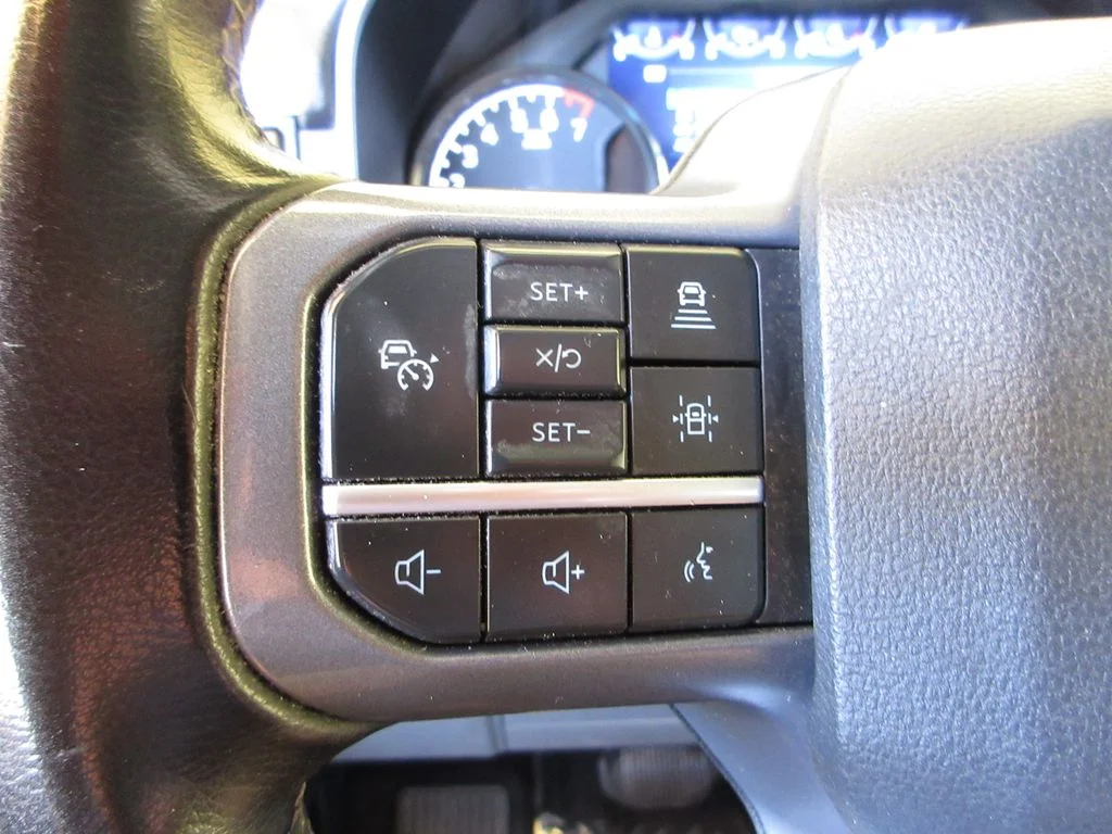 Certified Used 2023 Gray Metallic Ford XLT image 15