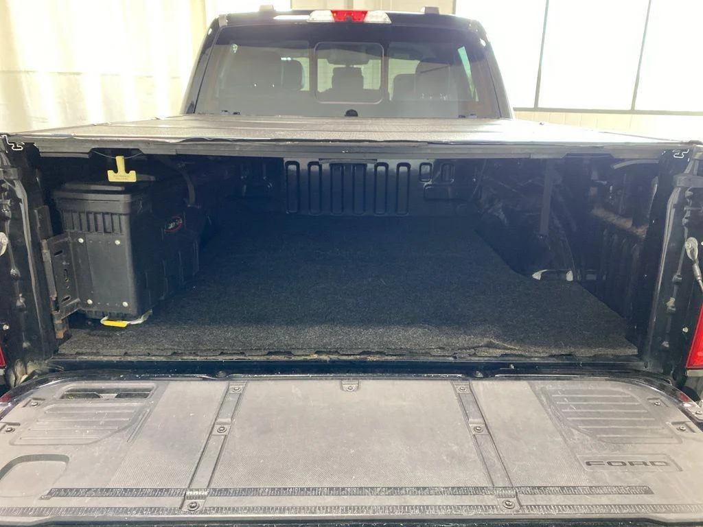 Used 2021 Black Metallic Ford LARIAT image 16