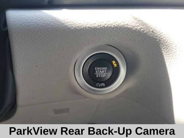 Used 2023 Velvet Chrysler Touring L image 8