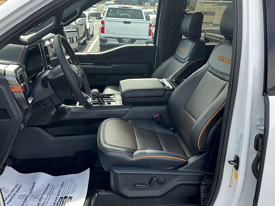 New 2026 Oxford White Ford Tremor image 10