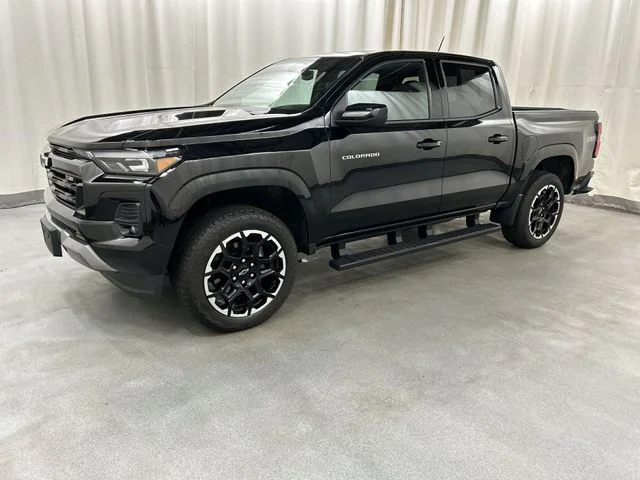 Used 2026  Chevrolet Z71 image 2