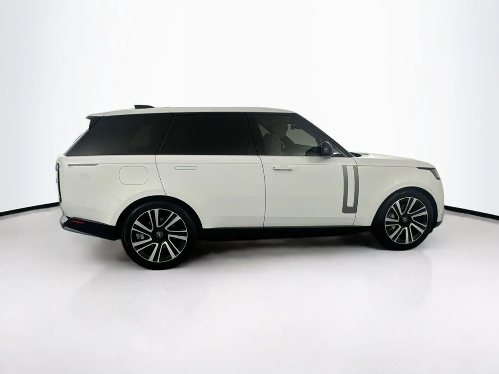 Certified Used 2023 White Land Rover SE image 4