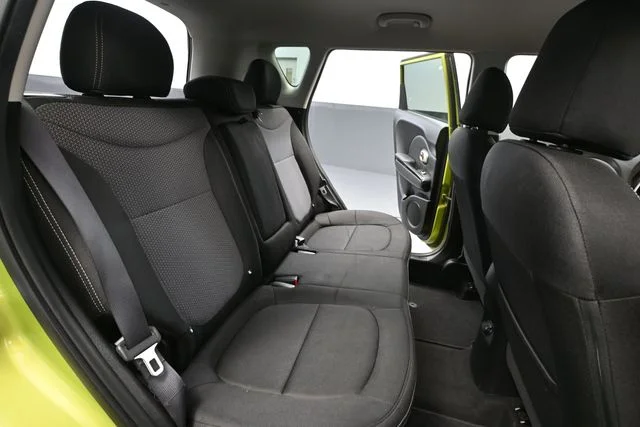 Used 2019 Green Kia Plus image 41