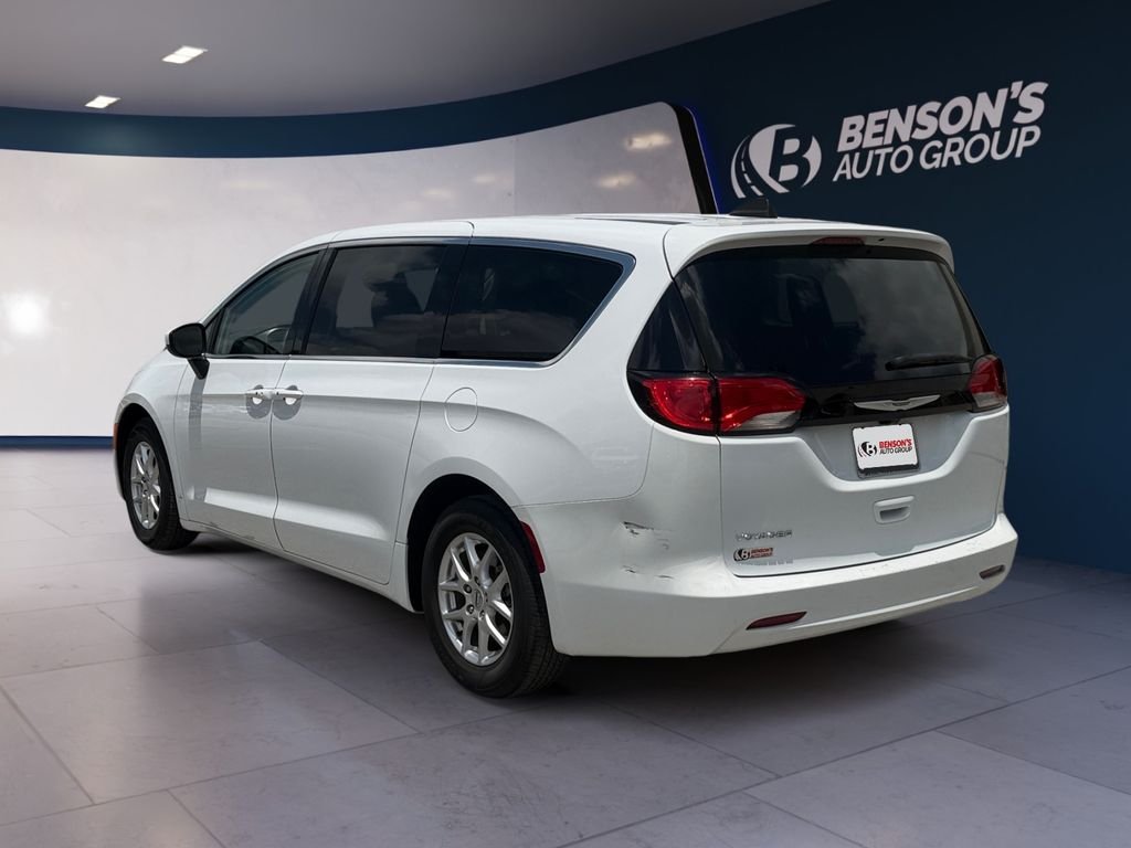 Used 2023 White Chrysler LX image 3