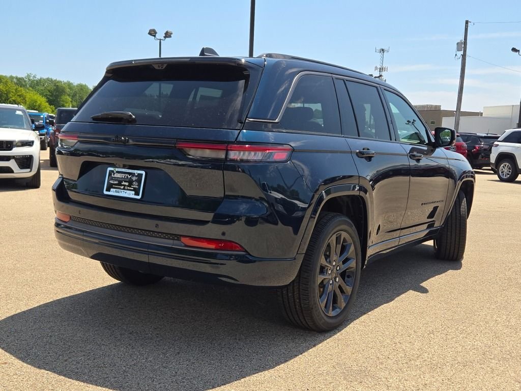 New 2026 Fathom Blue Pearl-Coat Exterior Paint Jeep Limited Reserve image 13