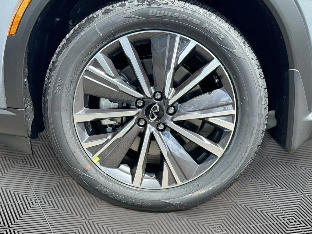 New 2027 HARBOR GRAY INFINITI Luxe FWD image 34