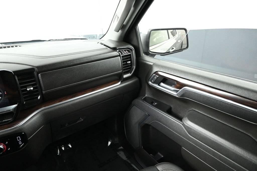 Used 2025 Silver GMC SLT image 13