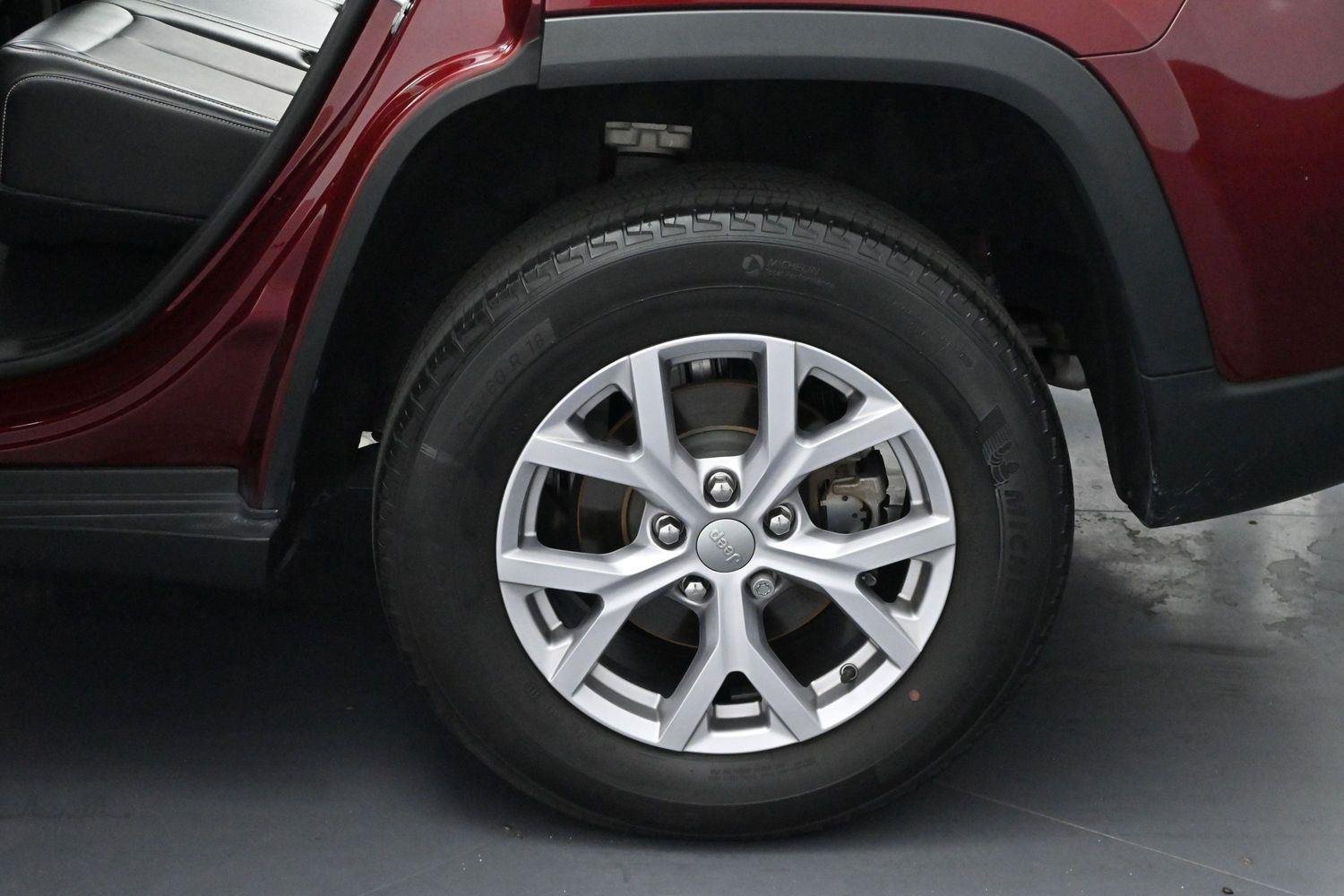 Used 2022 Red Jeep Limited image 38