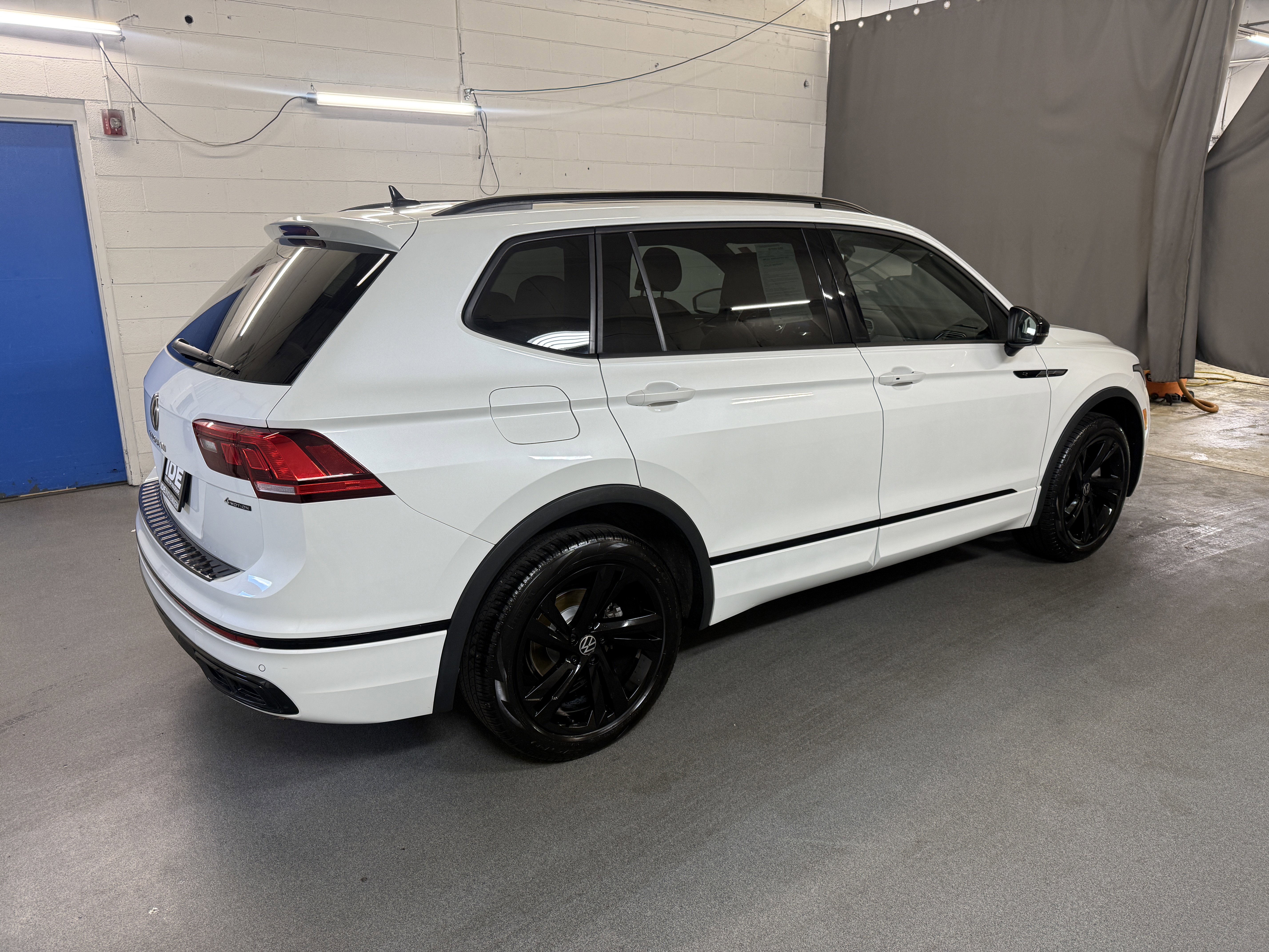Used 2023 Opal White Pearl Volkswagen SE R-Line Black image 9